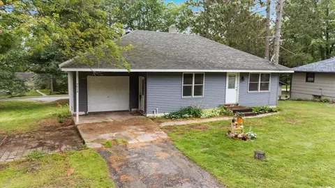 2614 Mckinney Lake Rd, Grand Rapids, MN 55744