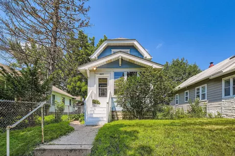 1611 Thomas Ave, Saint Paul, MN 55104