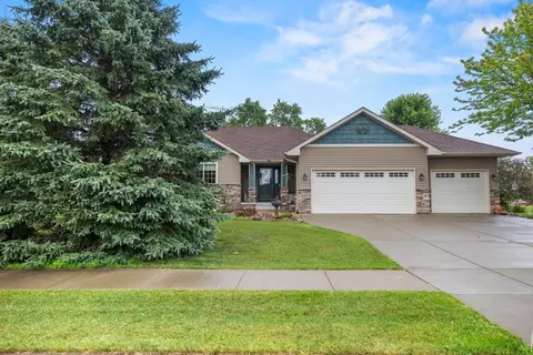 2398 8th Ln SE, Cambridge, MN 55008