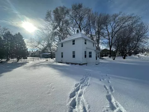 327 9 12 St S, Sauk Centre, MN 56378