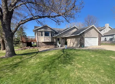 Exterior - 2210 9th Ave SE, Willmar, MN 56201 photo 6 of 7