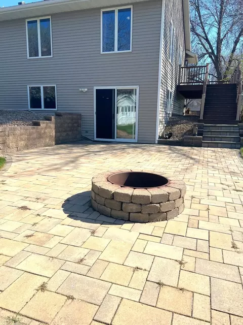 Exterior - 2210 9th Ave SE, Willmar, MN 56201 photo 5 of 7