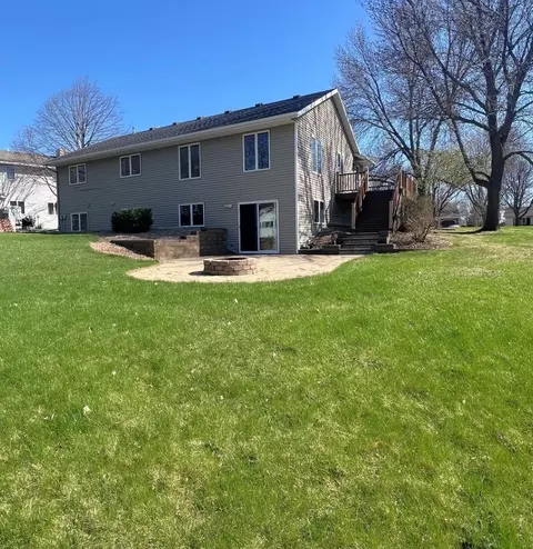 Exterior - 2210 9th Ave SE, Willmar, MN 56201 photo 4 of 7