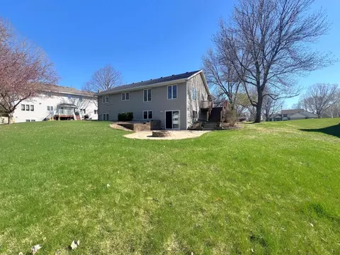 Exterior - 2210 9th Ave SE, Willmar, MN 56201 photo 3 of 7