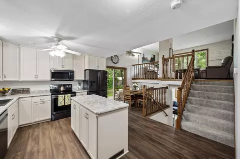 15607 Kumquat St NW, Andover, MN 55304