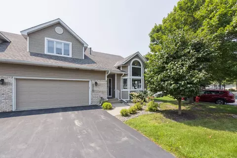 8216 Norman Creek Trl, Bloomington, MN 55437