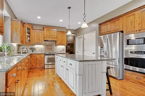 3631 Woodcrest Cir, Eagan, MN 55123 photo 10