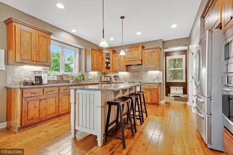 3631 Woodcrest Cir, Eagan, MN 55123 photo 9