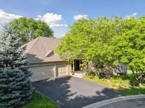 19010 Ashcroft Cir, Minnetonka, MN 55345