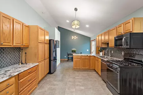 755 County Road F E, Vadnais Heights, MN 55127