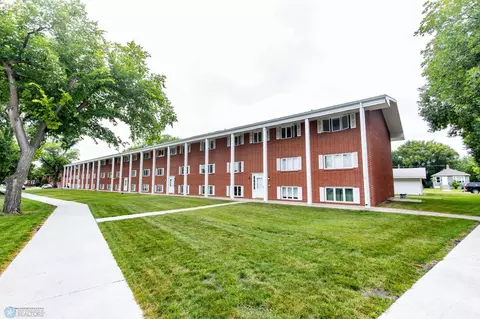 801 6th Ave N #E20, Fargo, ND 58102