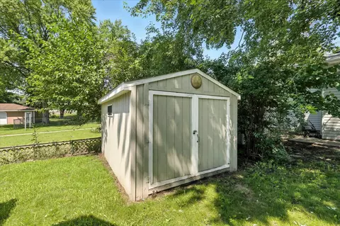 409 1st St E, Chaska, MN 55318 photo 26