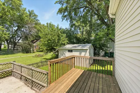 409 1st St E, Chaska, MN 55318 photo 4