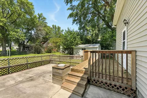 409 1st St E, Chaska, MN 55318 photo 5