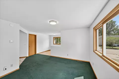 409 1st St E, Chaska, MN 55318 photo 12
