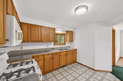409 1st St E, Chaska, MN 55318 photo 14
