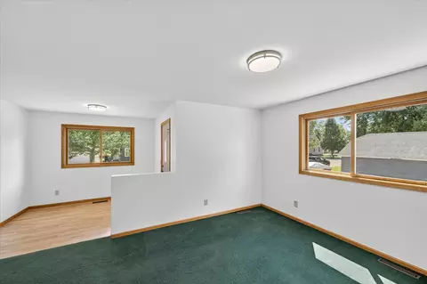 409 1st St E, Chaska, MN 55318 photo 9