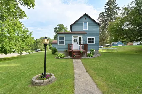 302 Mitchell St, Coleraine, MN 55722