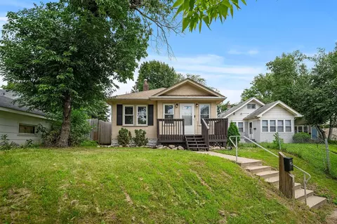 560 Gotzian St, Saint Paul, MN 55106