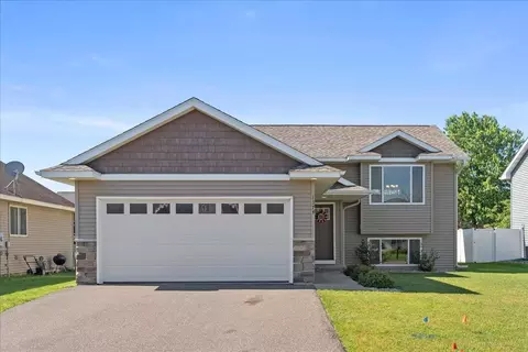 1374 Blue Jay Pl, New Richmond, WI 54017