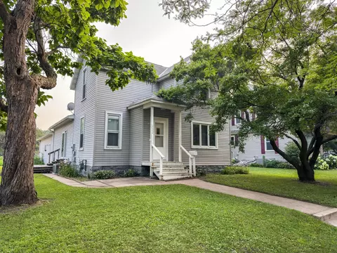 322 Walnut St, Saint Peter, MN 56082