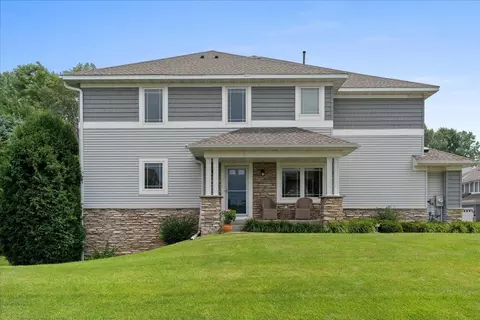 609 Sutherland Dr, Woodbury, MN 55129