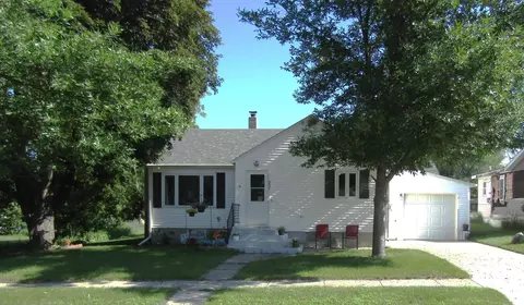 231 E Sorenson Ave, Appleton, MN 56208
