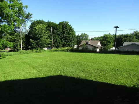 Exterior - 231 E Sorenson Ave, Appleton, MN 56208 photo 2 of 3