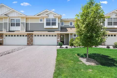 2113 Bay Dr, Lino Lakes, MN 55038