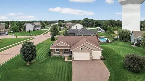 805 Clover Springs Ct, Delano, MN 55328