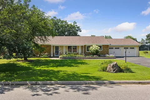 502 Drillane Rd, Hopkins, MN 55305