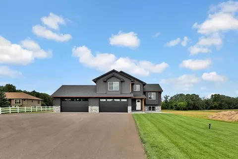 23900 Taurus St, Stacy, MN 55079