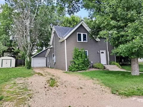 232 1st Ave NW, New London, MN 56273