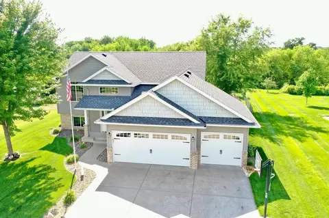 972 Waters Edge Cir, Avon, MN 56310