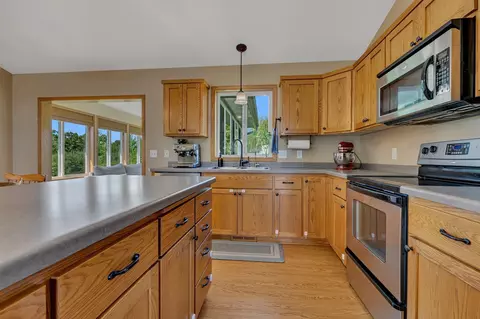 Kitchen - 972 Waters Edge Cir, Avon, MN 56310 photo 2 of 4