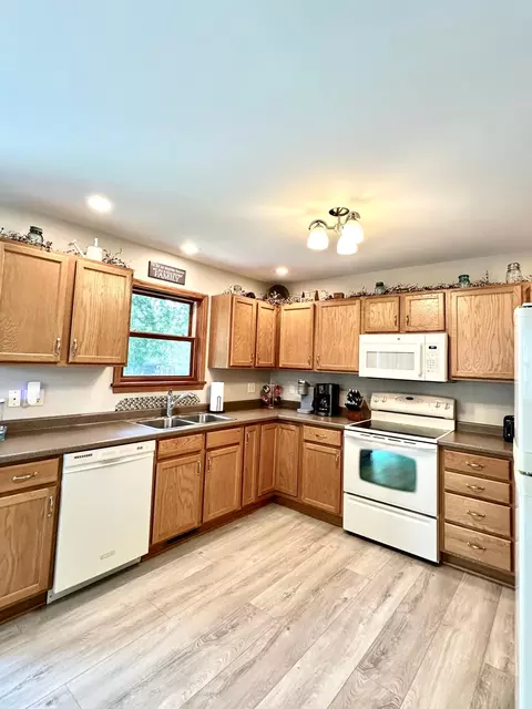 811 Riverview Ave, Colfax, WI 54730 photo 7