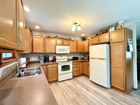 811 Riverview Ave, Colfax, WI 54730 photo 6