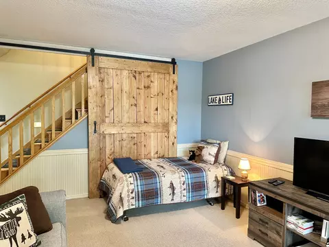 Bedroom - 6714 Shingobee Rd NW, Walker, MN 56484 photo 6 of 13