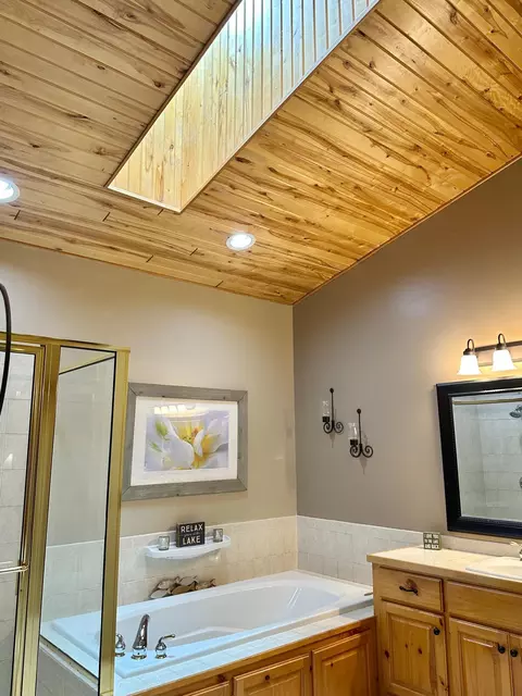 Bath - 6714 Shingobee Rd NW, Walker, MN 56484 photo 2 of 14
