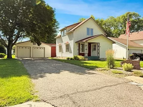 305 N 3rd Ave E, Truman, MN 56088