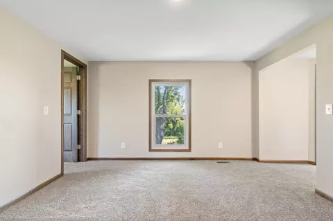Bedroom - 6136 220th St E, Faribault, MN 55021 photo 4 of 9