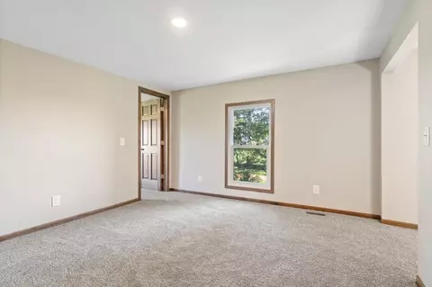 Bedroom - 6136 220th St E, Faribault, MN 55021 photo 3 of 9