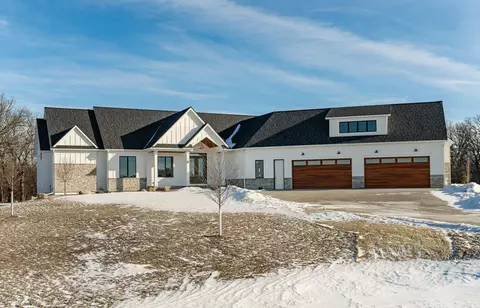4868 Royal Oaks Cir SW, Rochester, MN 55902