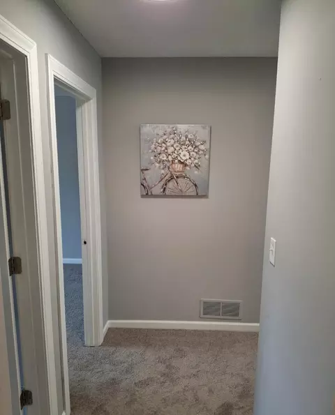 Entry Way - 4112 S Meadowlark Rd, Eagan, MN 55122 photo 3 of 4