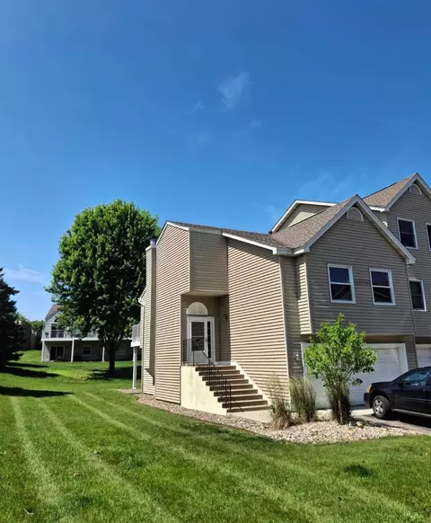 4112 S Meadowlark Rd, Eagan, MN 55122