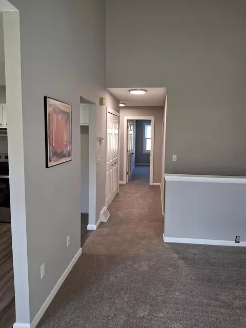 Entry Way - 4112 S Meadowlark Rd, Eagan, MN 55122 photo 2 of 4