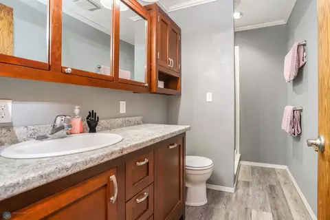 Bath - 921 16th St S, Fargo, ND 58103 photo 3 of 4