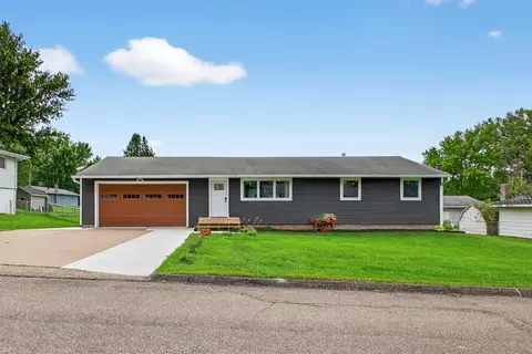 318 10th St E, Wabasha, MN 55981