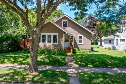 637 Hazel St N, Saint Paul, MN 55119