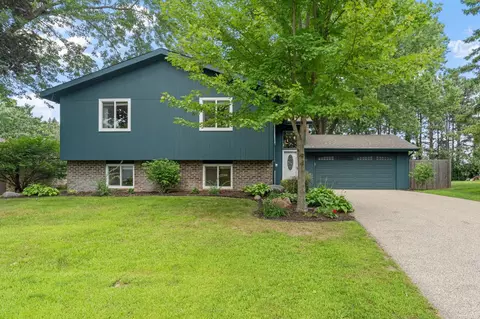 3116 Red Oak Cir N, Burnsville, MN 55337